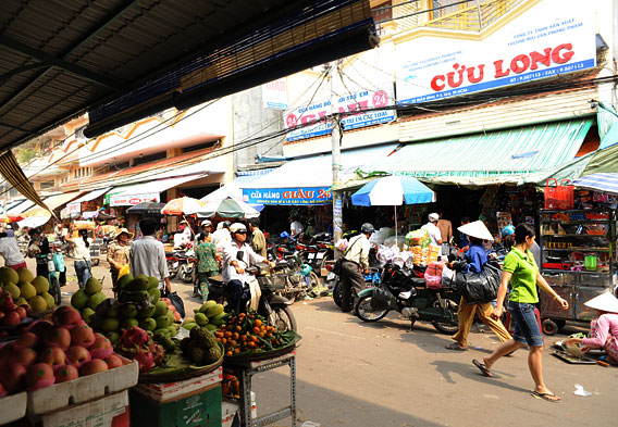 Cho Binh Tay Market